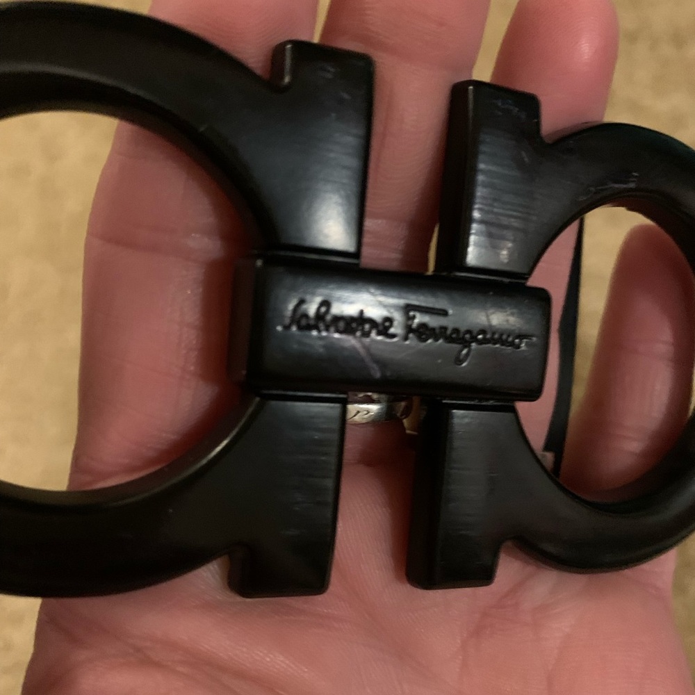 salvatore ferragamo black belt buckle